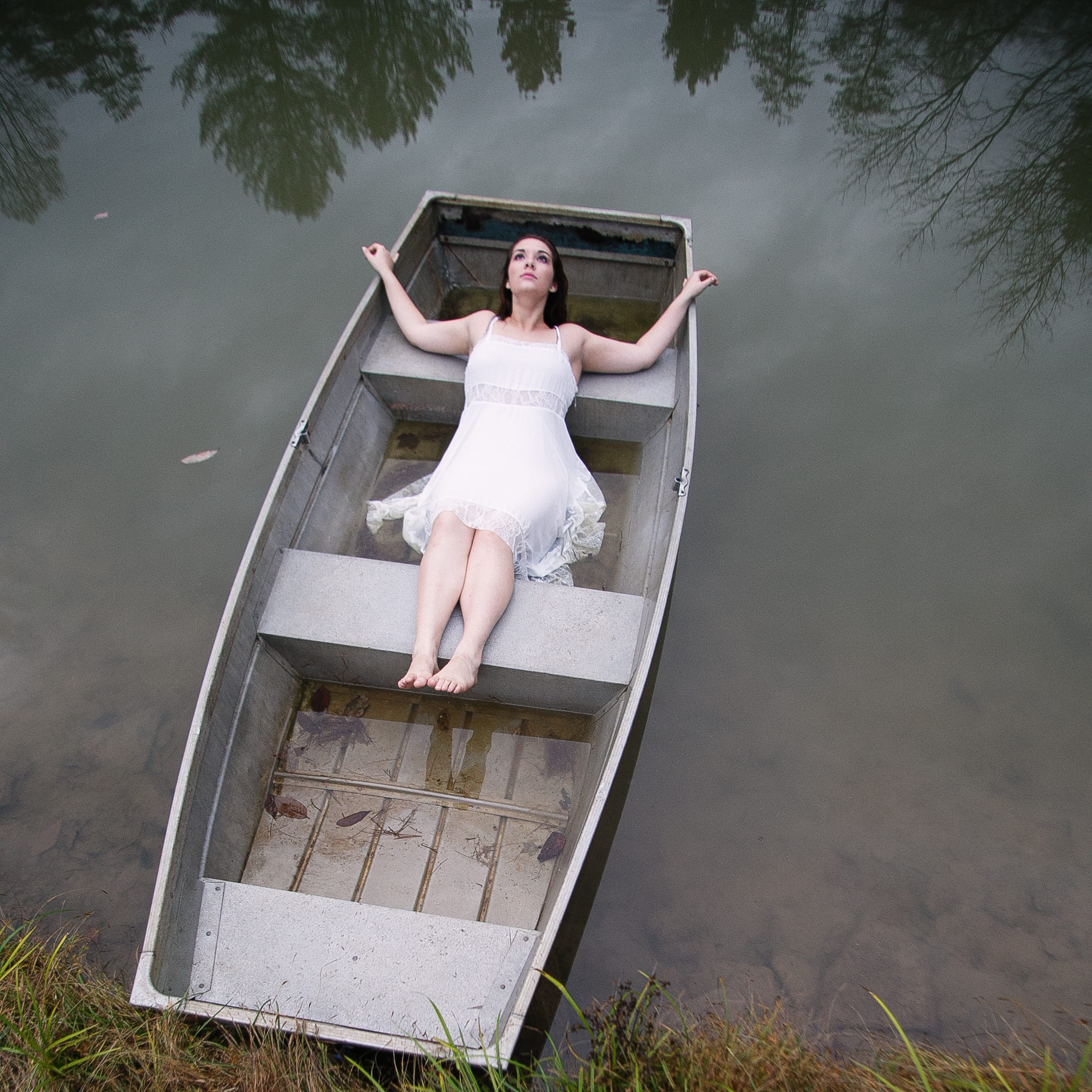 Stunning Senior Lakeside Photography